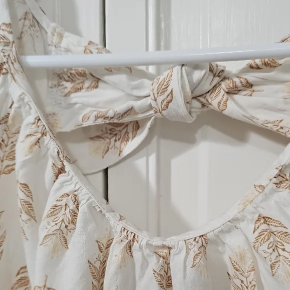 Old Navy White and Tan Leaf Print Blouse - Picture 6 of 10